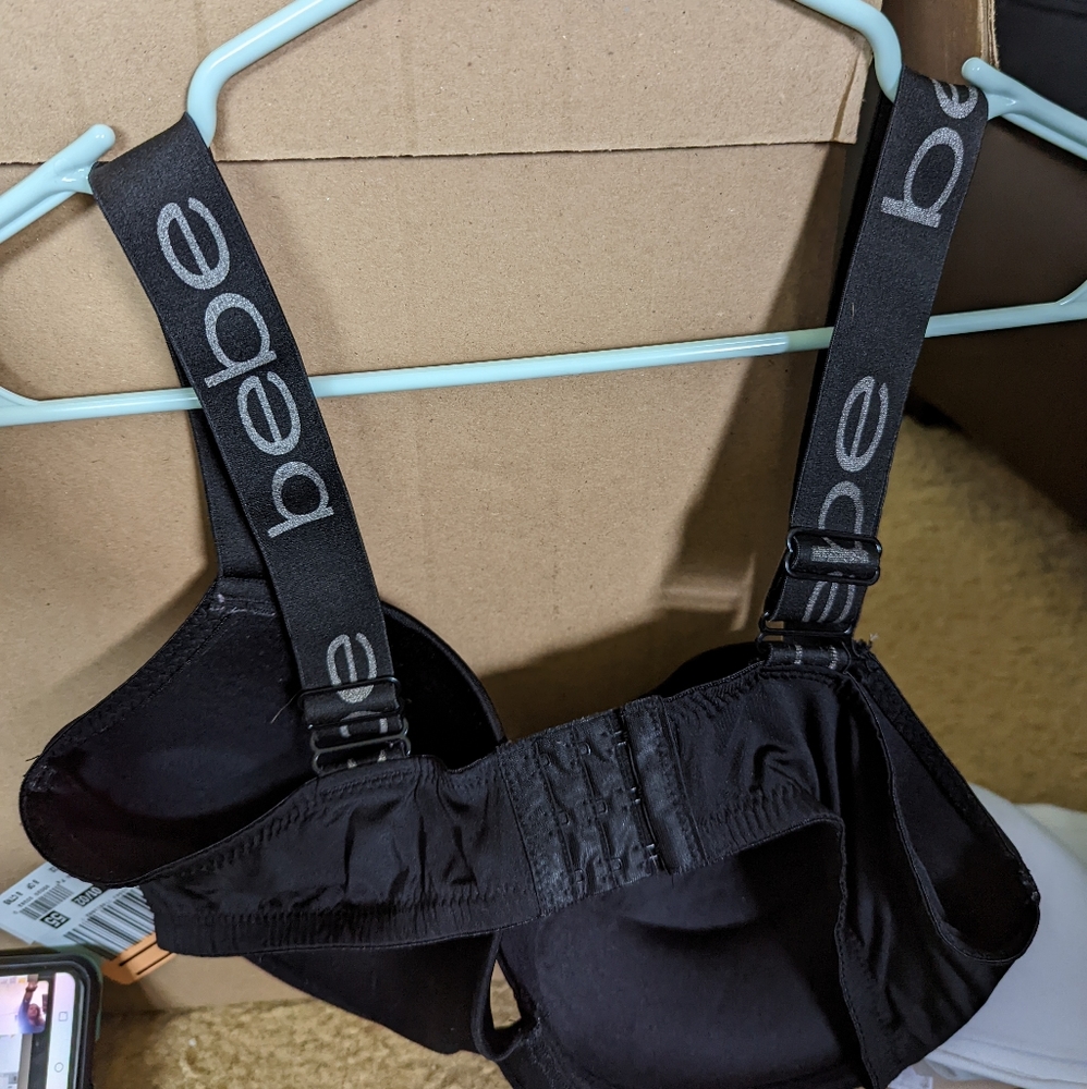 Adjustable lift up bras
